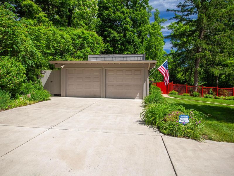 890 Plum Tree Drive, Columbus, OH 43235 Photo 8