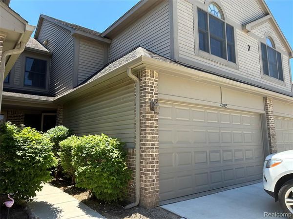 45085 Horseshoe Circle , CANTON, MI 48187