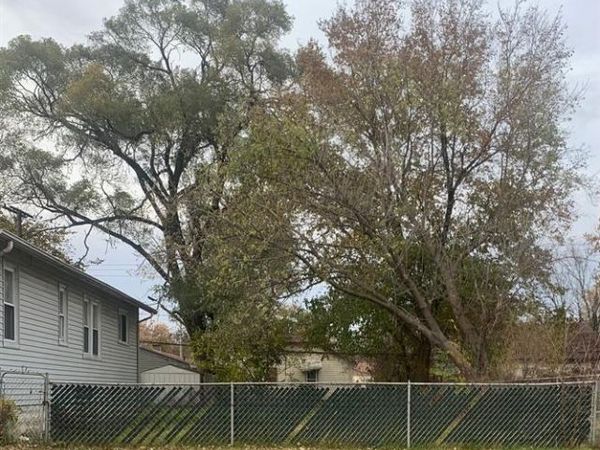 000 W George Ave , Hazel Park, MI 48030