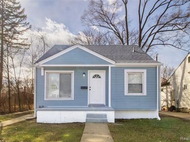 19341 Oakfield Street , Detroit, MI 48235
