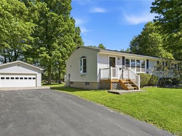 34 Crescent Drive, Akron, NY 14001