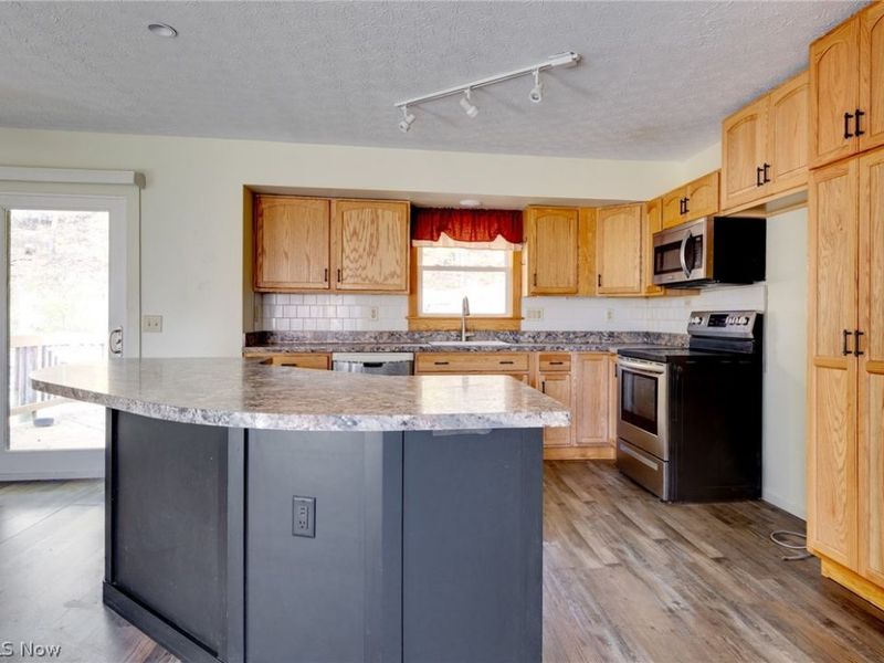 9416 Kieffer Road, Mantua, OH 44255 Photo 13