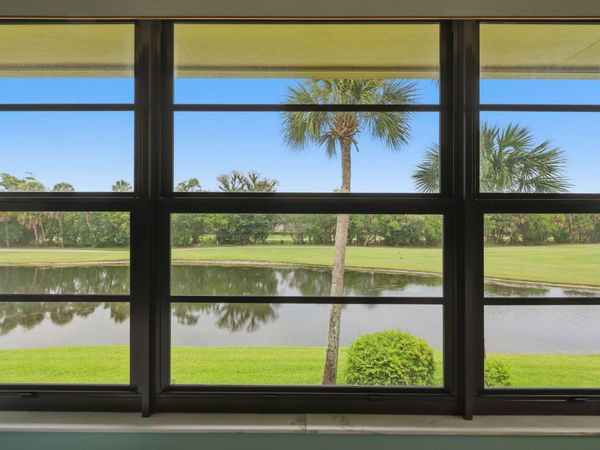 29 Plantation Drive, Unit 202, Vero Beach, FL 32966