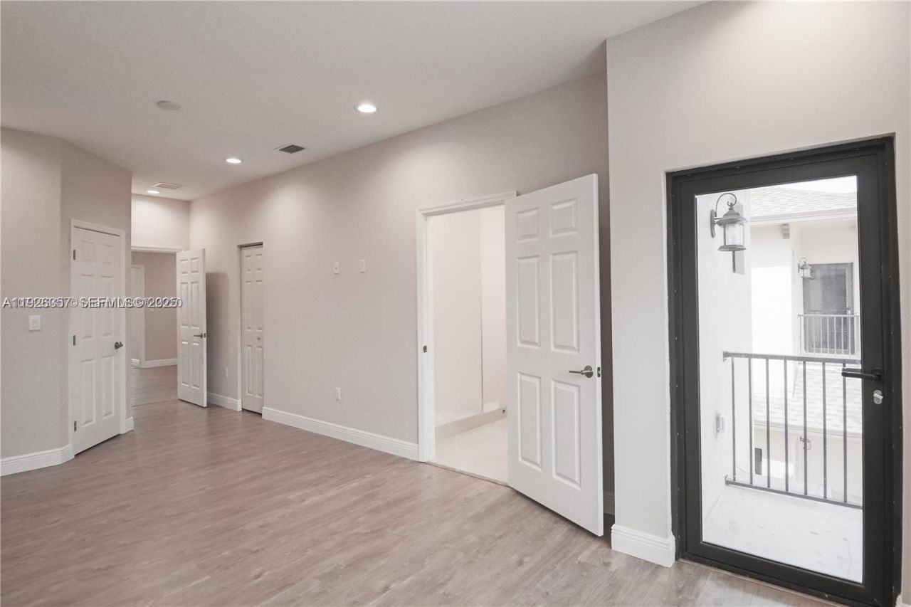9265 NW 16th Street, Pembroke Pines, FL 33024 Photo