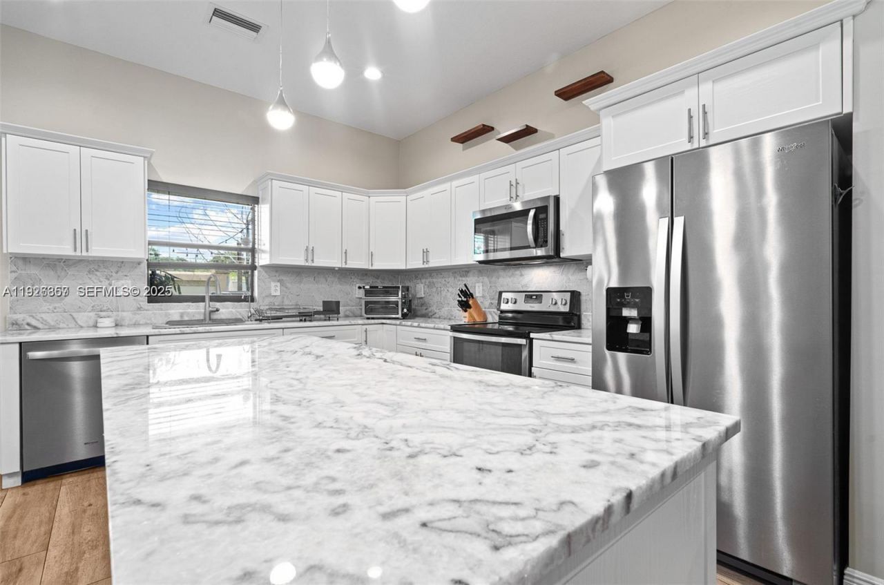 9265 NW 16th Street, Pembroke Pines, FL 33024 Photo