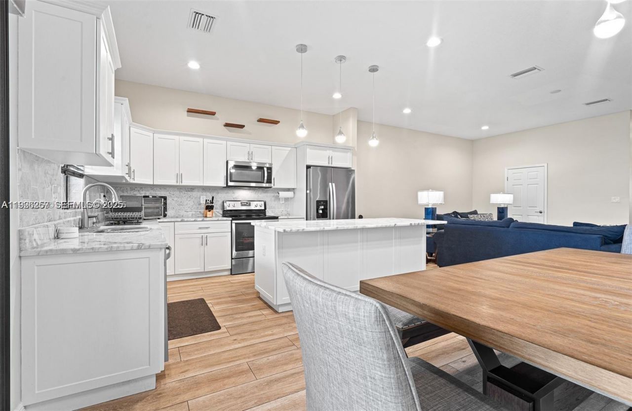 9265 NW 16th Street, Pembroke Pines, FL 33024 Photo