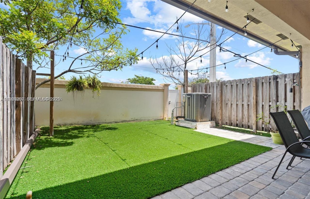 9265 NW 16th Street, Pembroke Pines, FL 33024 Photo