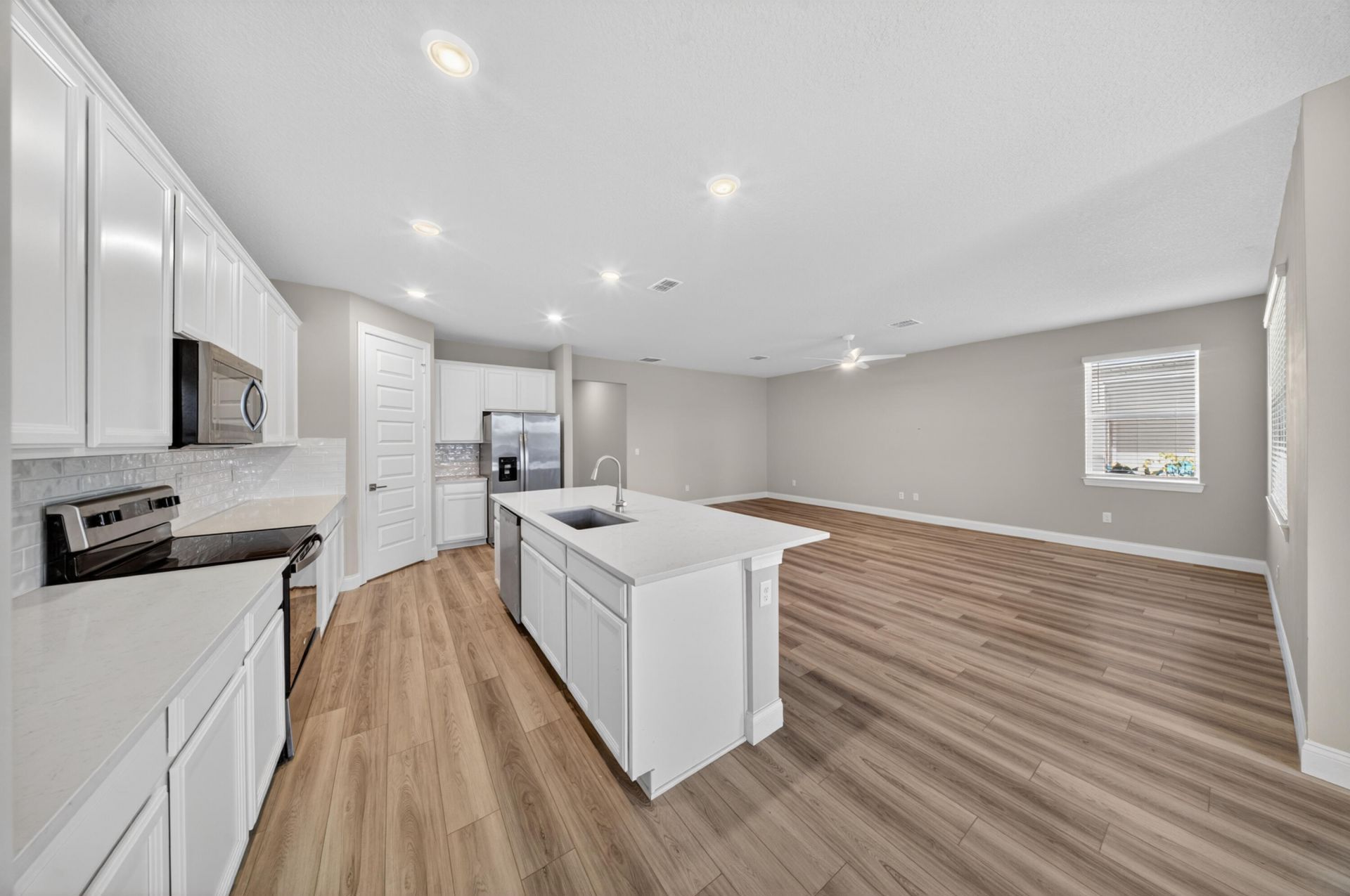 6632 NW Cloverdale Avenue, Port Saint Lucie, FL 34987 Photo