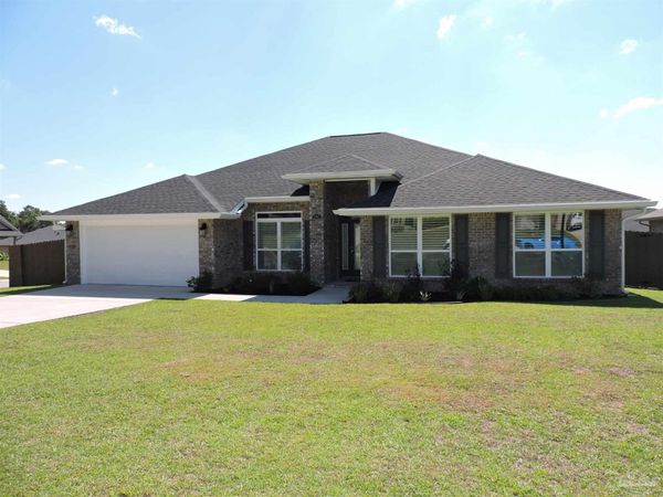 5740 Burr St, Milton, FL 32570