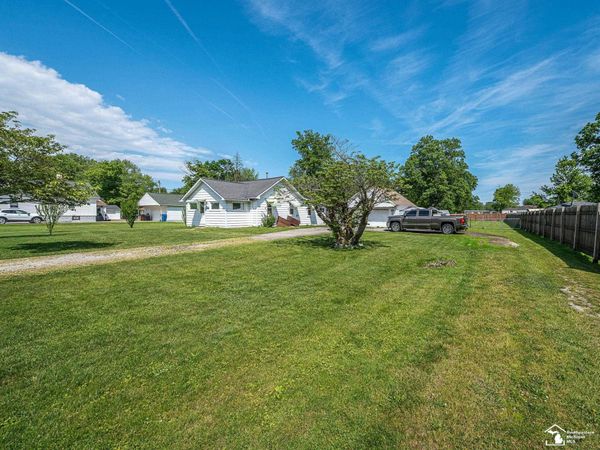 1736 Meadow Drive, Monroe, MI 48162