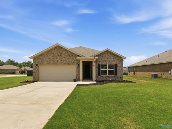 125 Cave Springs Circle, Owens Cross Roads, AL 35763