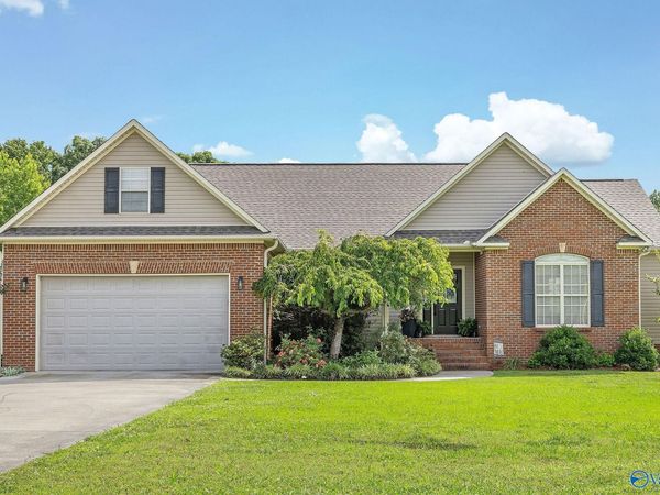1326 Union Grove Road, Guntersville, AL 35976