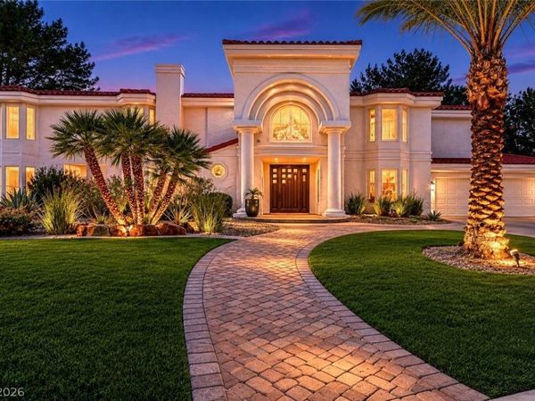 12 Congressional Court , Las Vegas, NV 89113