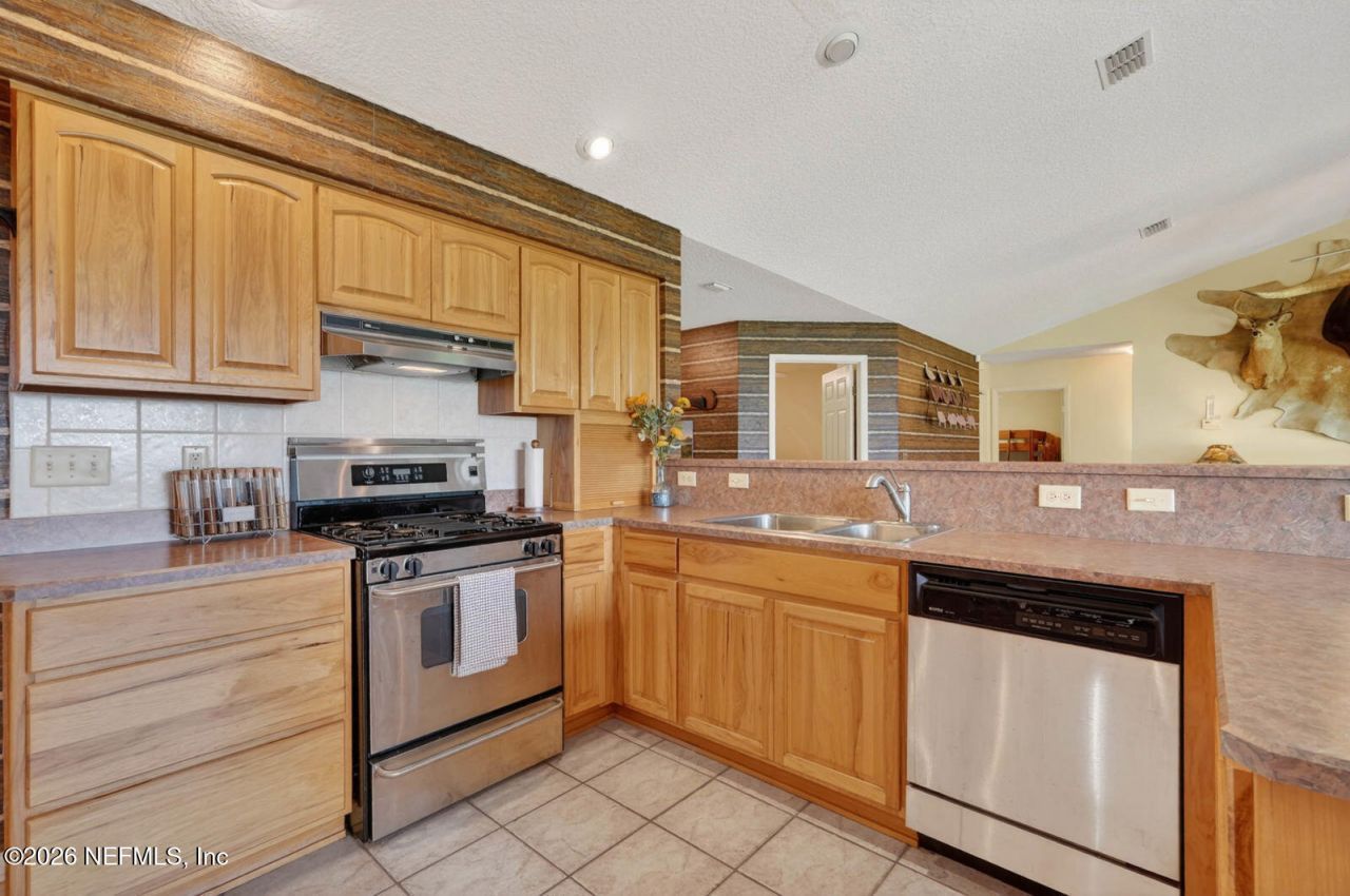 140 Lake Street, Pomona Park, FL 32181 Photo