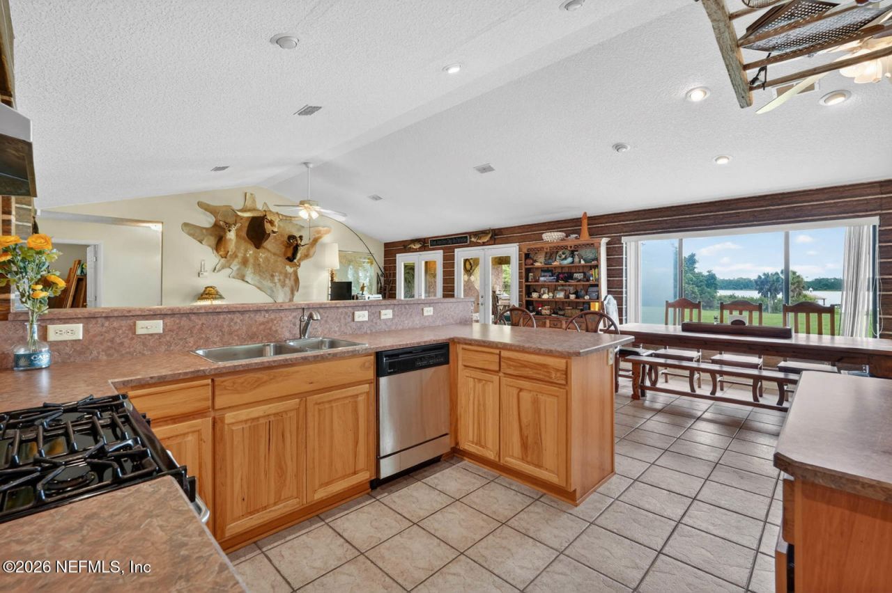 140 Lake Street, Pomona Park, FL 32181 Photo
