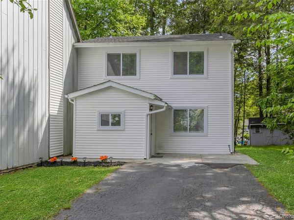 34 Elizabeth Way , Kiamesha Lake, NY 12751