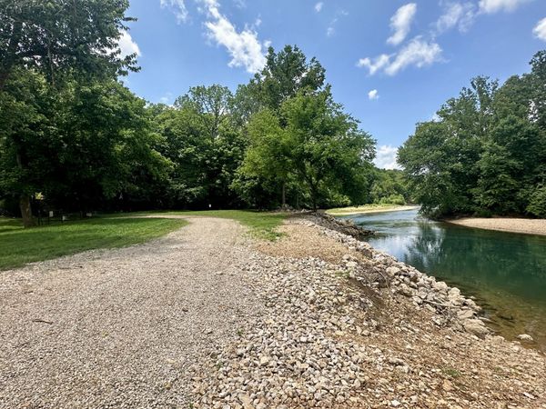 18550 Cr 106 E , Eminence, MO 65466