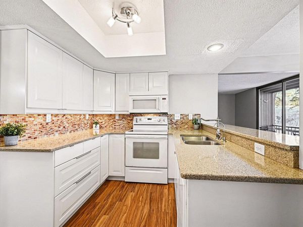 6085 Lincoln Drive , Unit 122, Edina, MN 55436