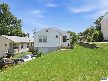 3115 Grebe Street, Omaha, NE 68112