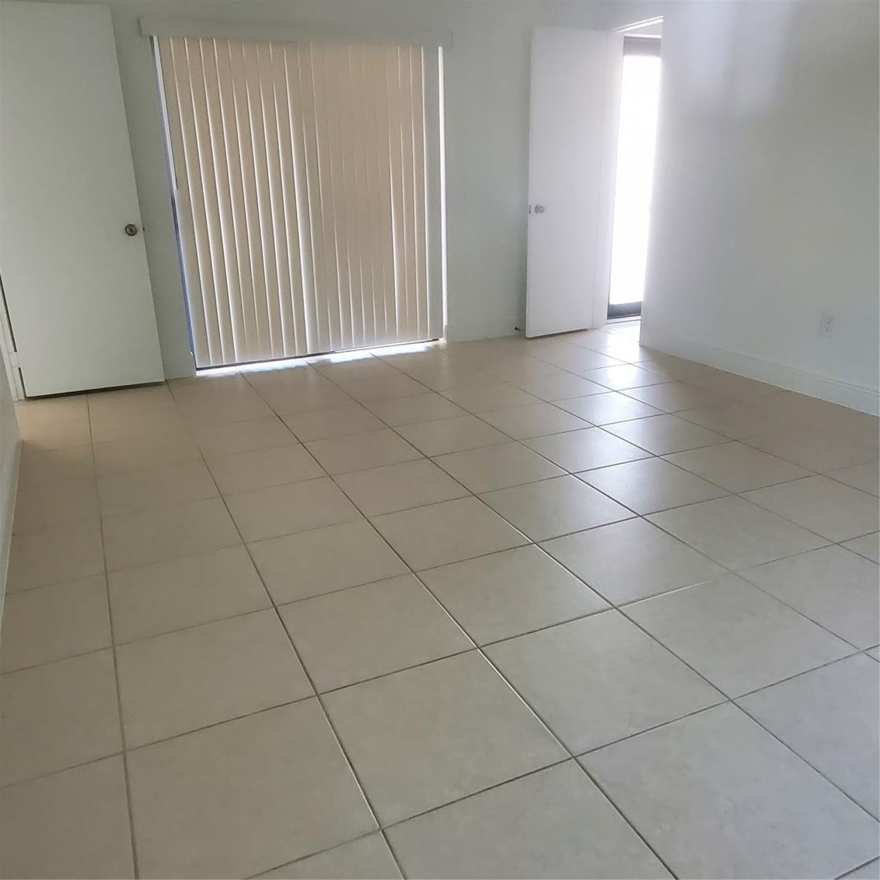 1421 NW 114th Avenue, Pembroke Pines, FL 33026 Photo