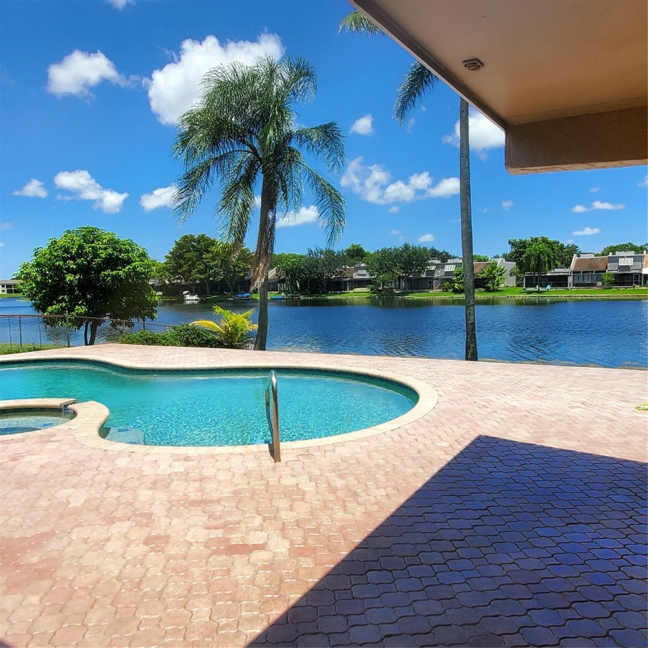 1421 NW 114th Avenue, Pembroke Pines, FL 33026 Photo