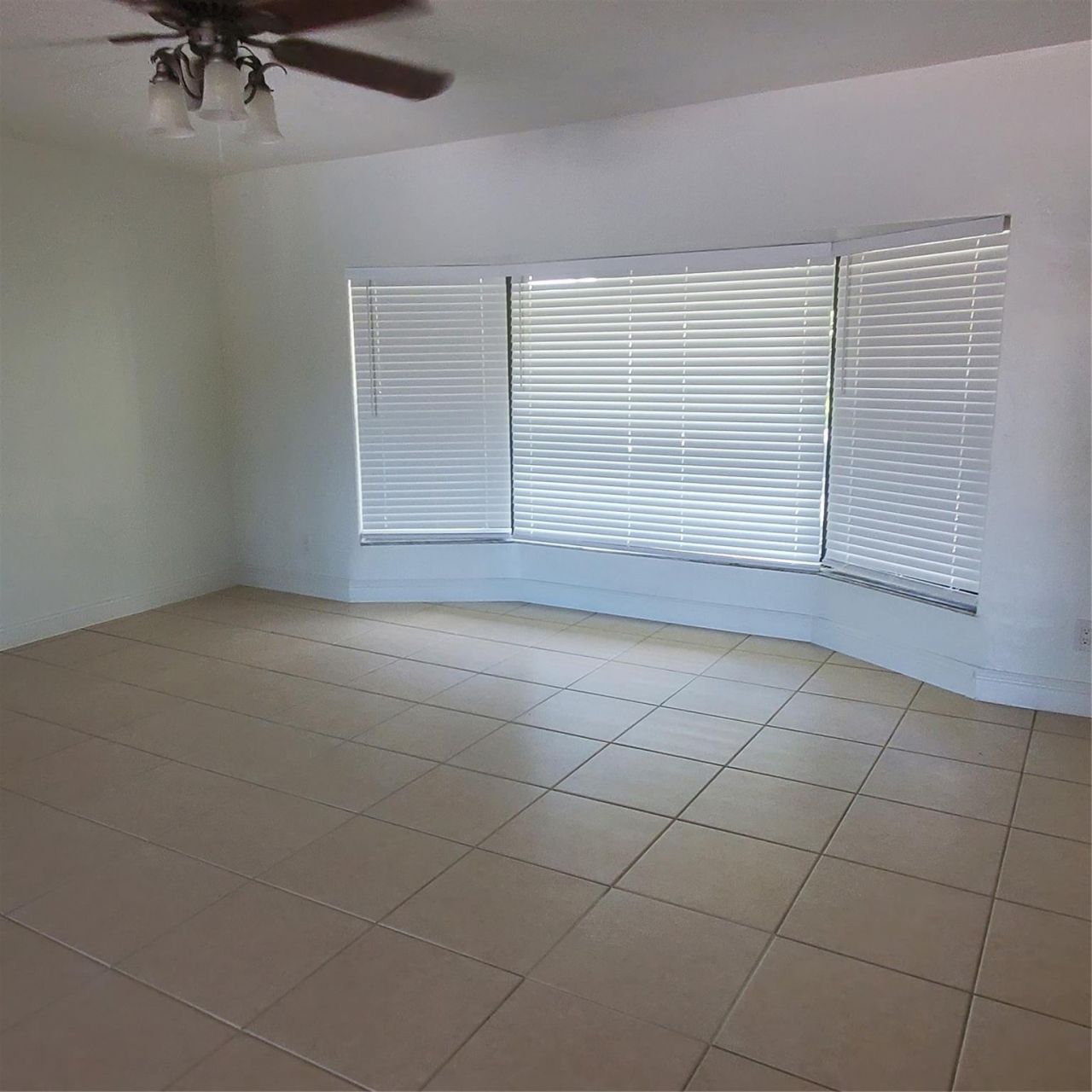 1421 NW 114th Avenue, Pembroke Pines, FL 33026 Photo