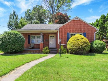 439 S 8TH STREET, CHAMBERSBURG, PA 17201