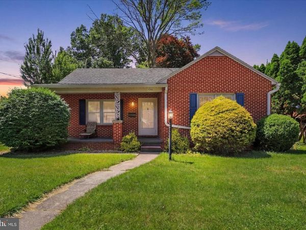 439 S 8TH STREET, CHAMBERSBURG, PA 17201