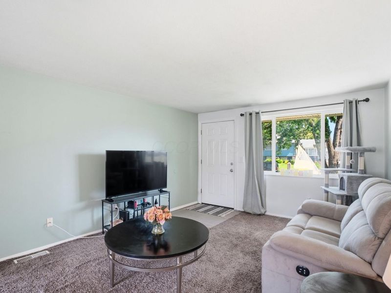2093 Tupsfield Road, Columbus, OH 43229 Photo 5