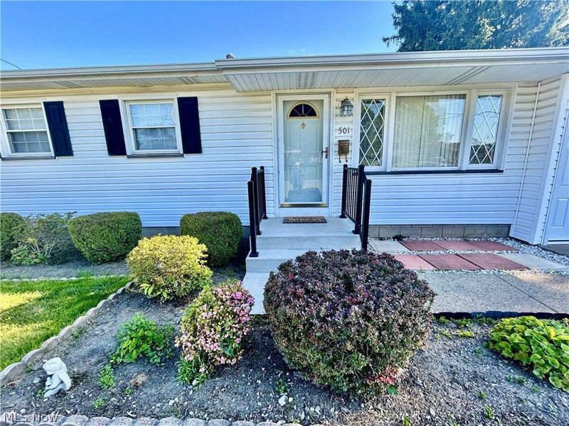 501 Edison Street, Struthers, OH 44471 Photo 2