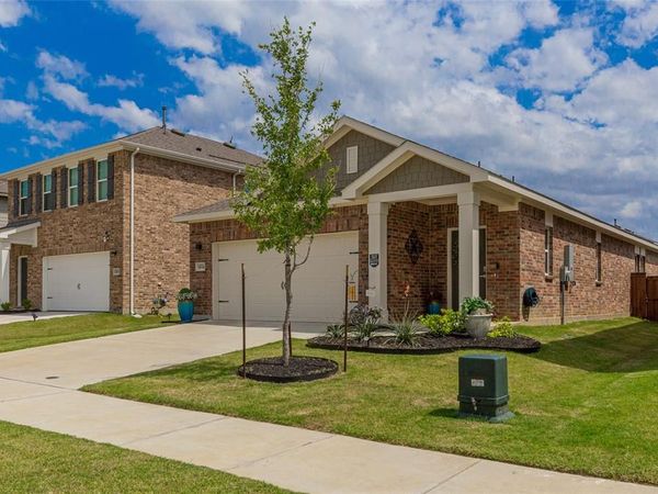14114 Donahue Street , Pilot Point, TX 76258