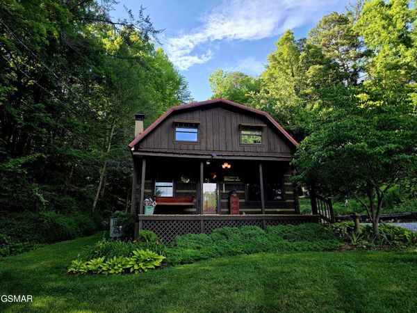 2824 Mary Ridge Farm Road, Sevierville, TN 37862
