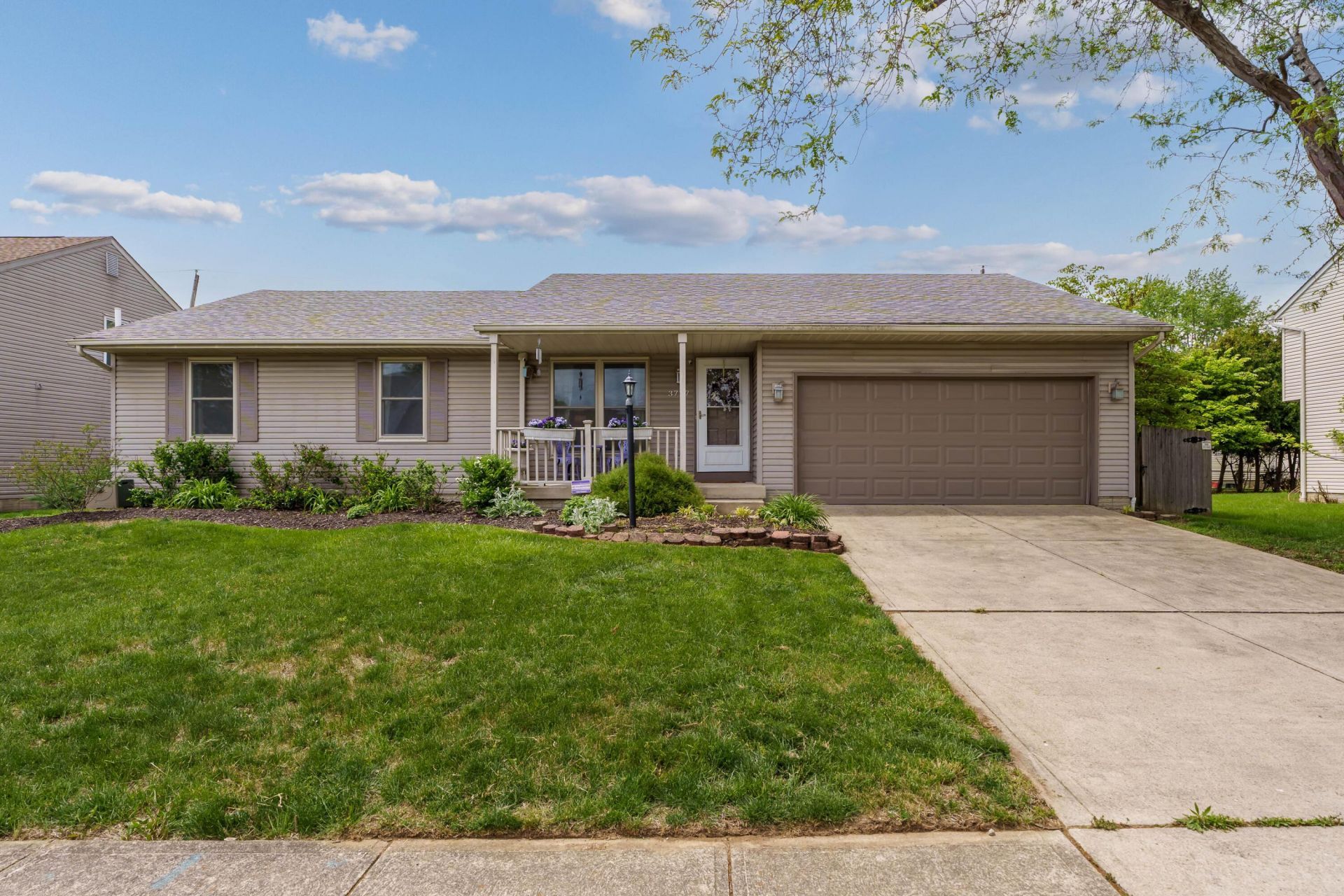 3727 Carriage Run Drive , Hilliard, OH 43026 Main Photo