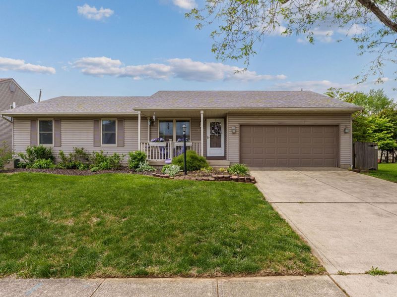 3727 Carriage Run Drive, Hilliard, OH 43026 Photo 1