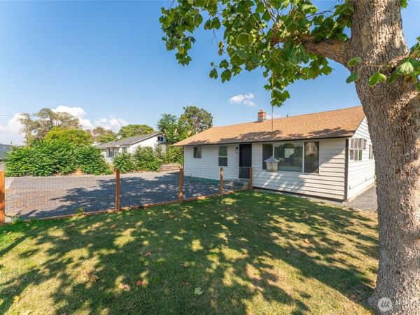 519 N Clark Road , Moses Lake, WA 98837