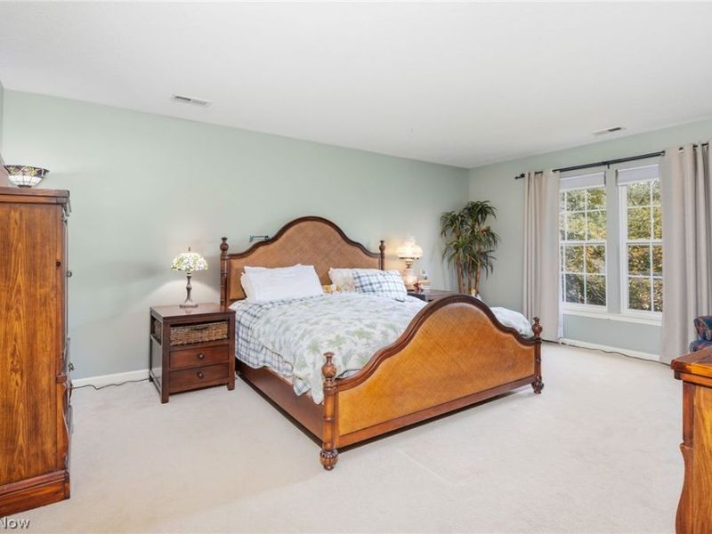 8524 Wayside Drive, Olmsted Township, OH 44138 Photo 17