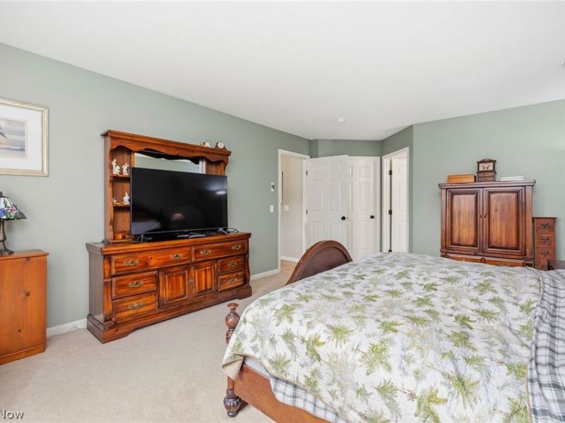 8524 Wayside Drive, Olmsted Township, OH 44138 Photo 18