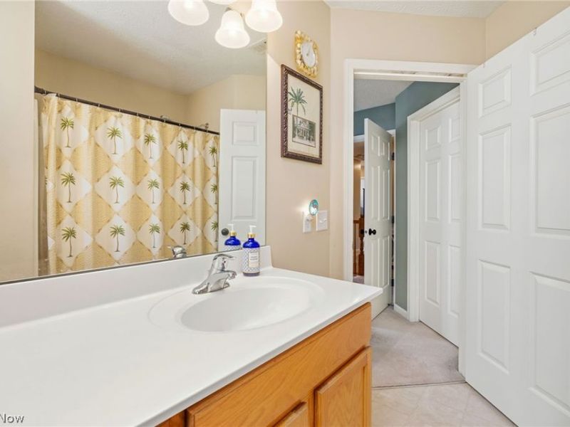8524 Wayside Drive, Olmsted Township, OH 44138 Photo 21