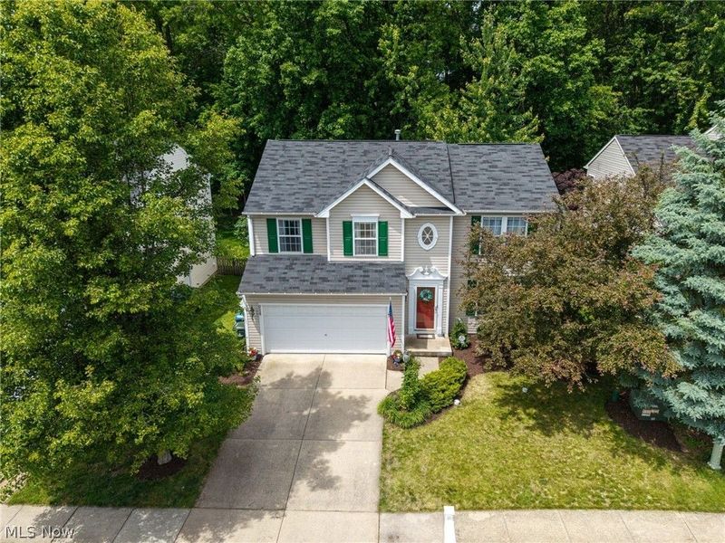 8524 Wayside Drive, Olmsted Township, OH 44138 Photo 3