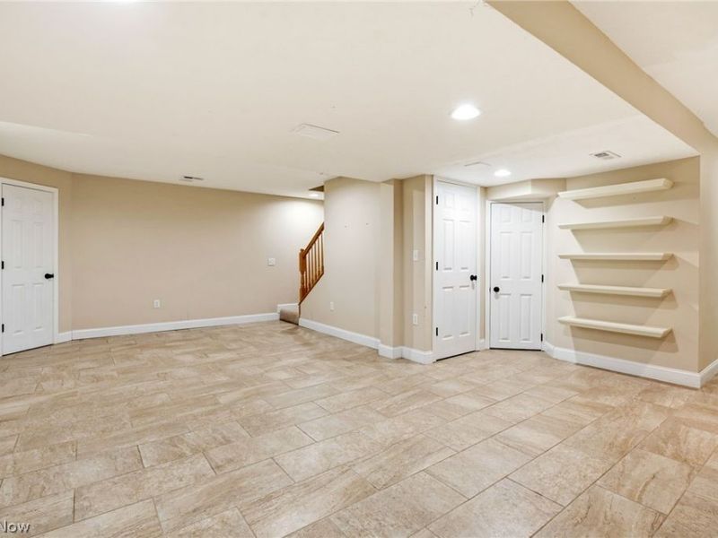 8524 Wayside Drive, Olmsted Township, OH 44138 Photo 32