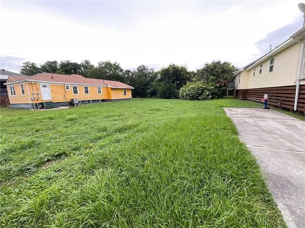 5725 SAINT ANTHONY Avenue, New Orleans, LA 70122