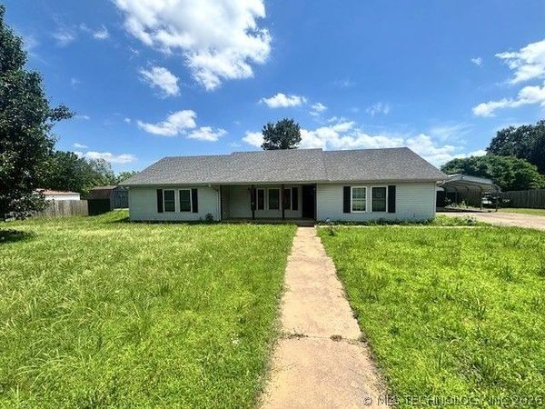 406 Eagle Rock Road , Muldrow, OK 74948