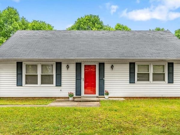 4704 Cabot Drive , Greensboro, NC 27407