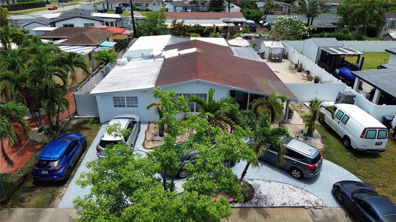 18615 SW 98th Avenue, Miami, FL 33157 Main Photo