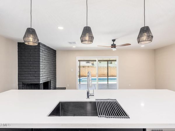 4201 W LUKE Avenue, Phoenix, AZ 85019