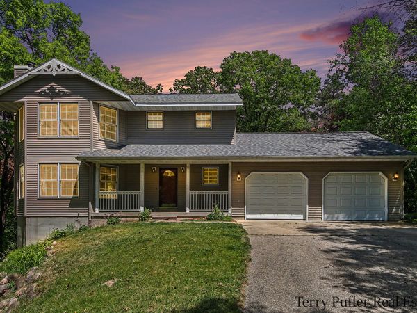 12080 Pine Cone Drive NE, Rockford, MI 49341