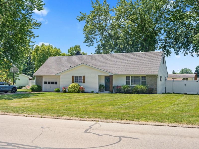585 Edgewood Drive, Circleville, OH 43113 Photo 5