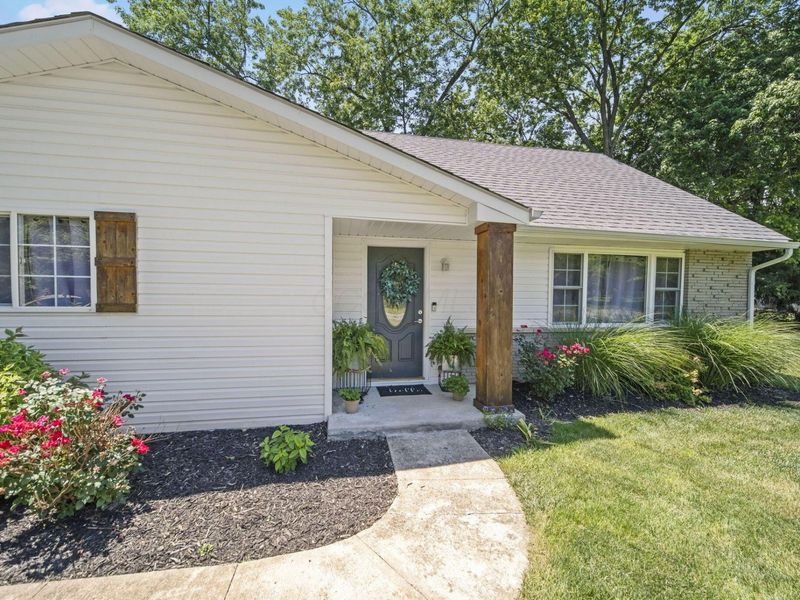 585 Edgewood Drive, Circleville, OH 43113 Photo 6
