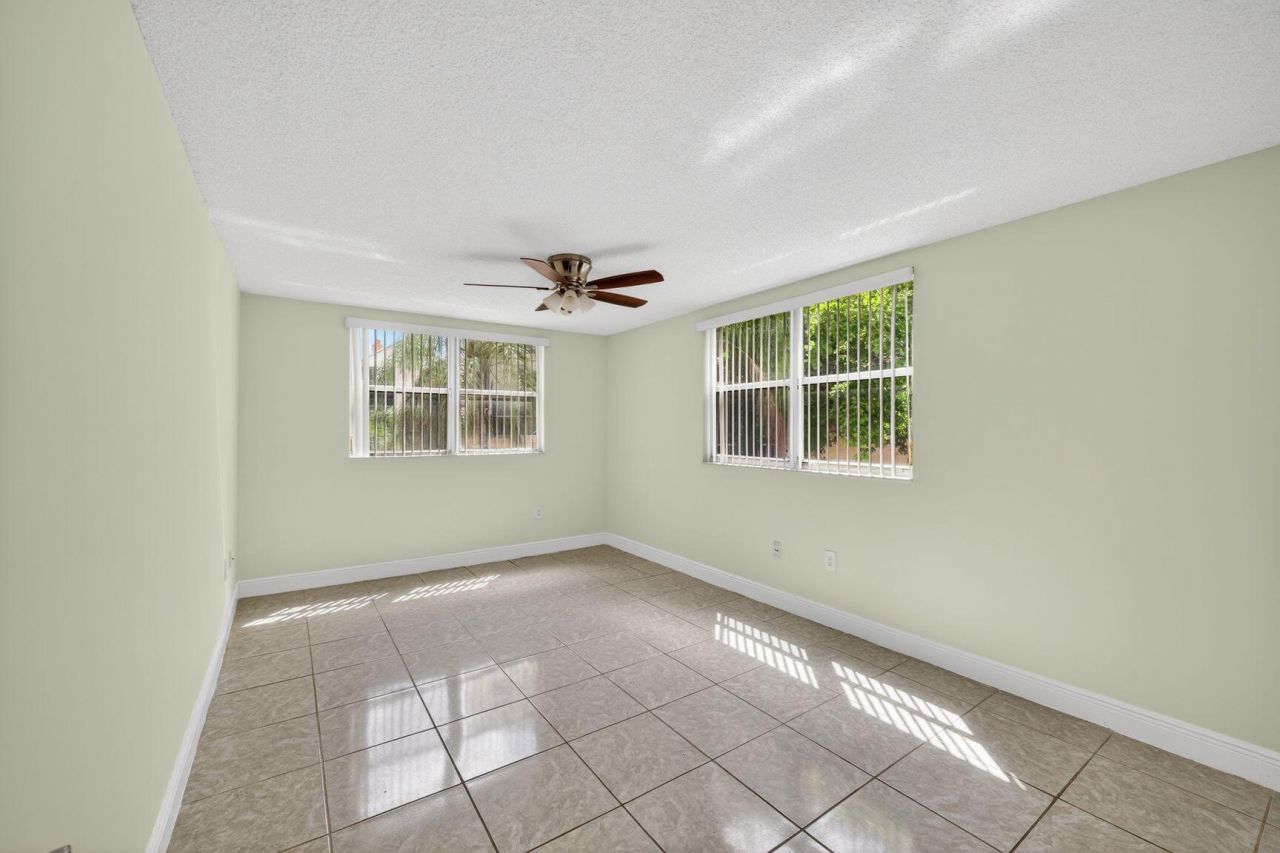8363 Lake Drive, Unit 308, Doral, FL 33166 Photo