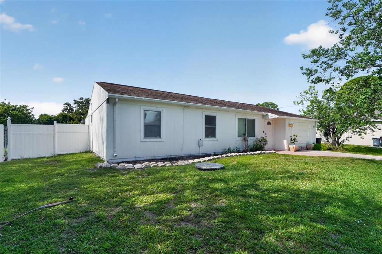 2832 SE Gantry Court , Port Saint Lucie, FL 34952 Photo